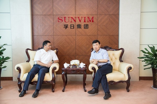 中国纺织商会会长曹甲昌调研AG庄闲